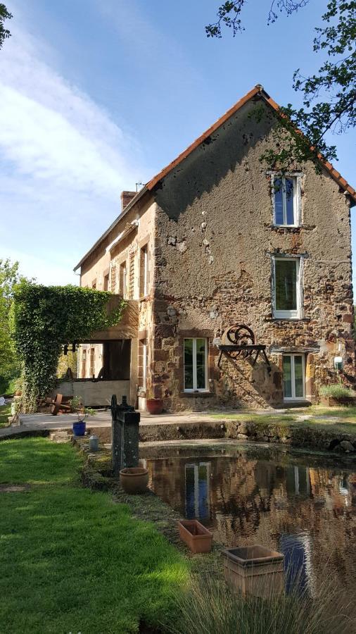Le Moulin Du Cluzeau Bed & Breakfast Chaillac Exterior photo